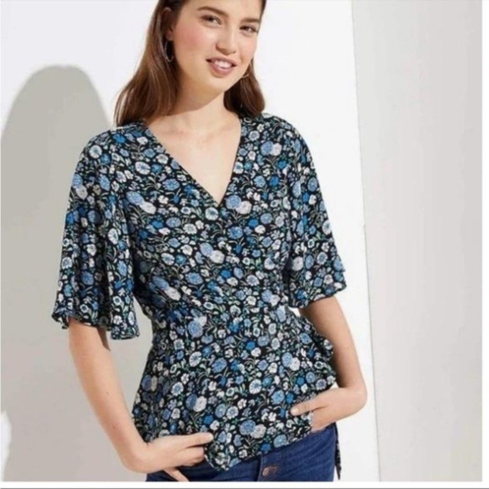 LOFT Womens Blue Floral Wrap Peplum Blouse Short Flutter Sleeve V-Neck Top L